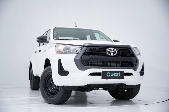 TOYOTA HILUX 2.8 D-4D TURBO DIESEL CD POWER PACK 4X4 MANUAL